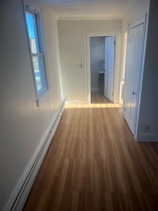 Building Photo - 19 High St