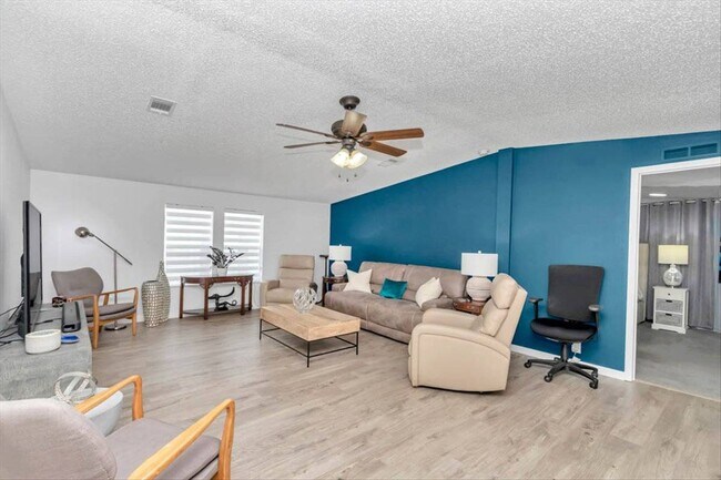 Building Photo - 5839 SW 59th St