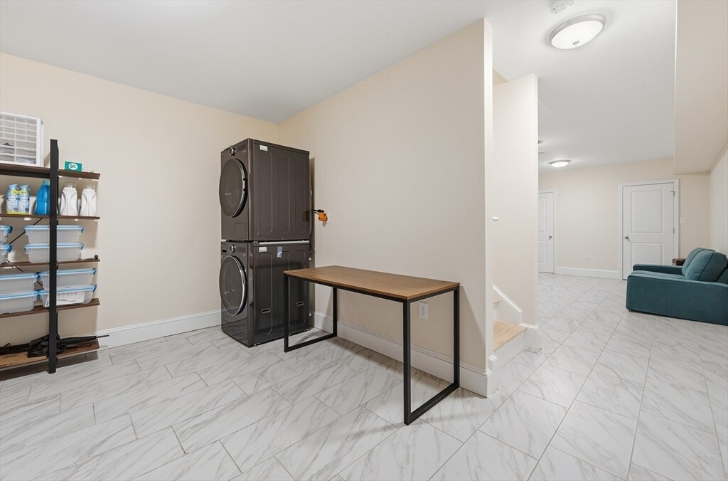 Building Photo - 77 North St