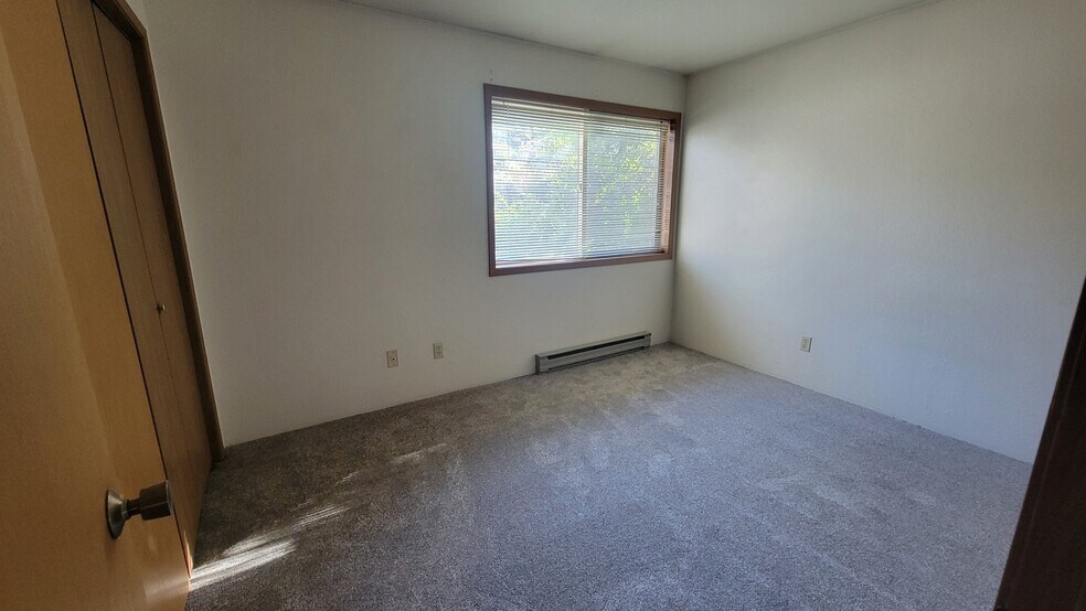 Building Photo - 1330 Linda Ln