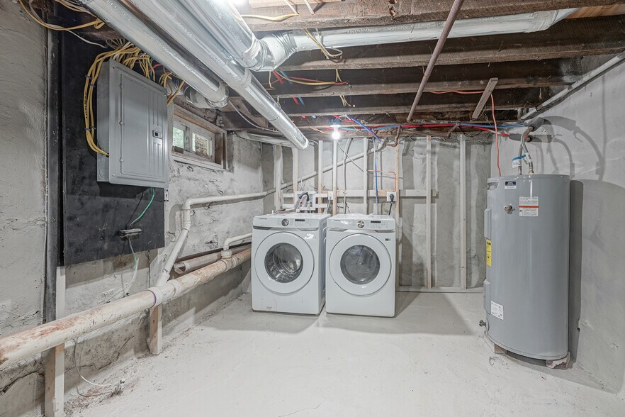 Building Photo - 121 N 51st St