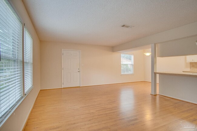 Building Photo - 3309 Kingswood Ct