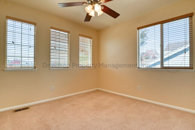 Building Photo - 4173 Knollvale Dr