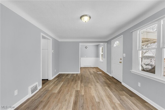 Building Photo - 15304 Benhoff Dr