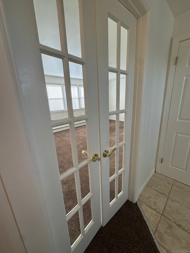 Building Photo - 37 Elizabeth Ann Dr