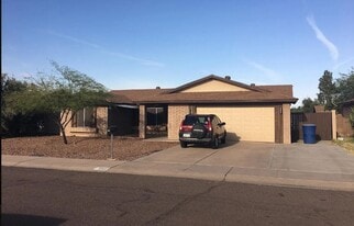 Building Photo - 3907 S Mitchell Dr