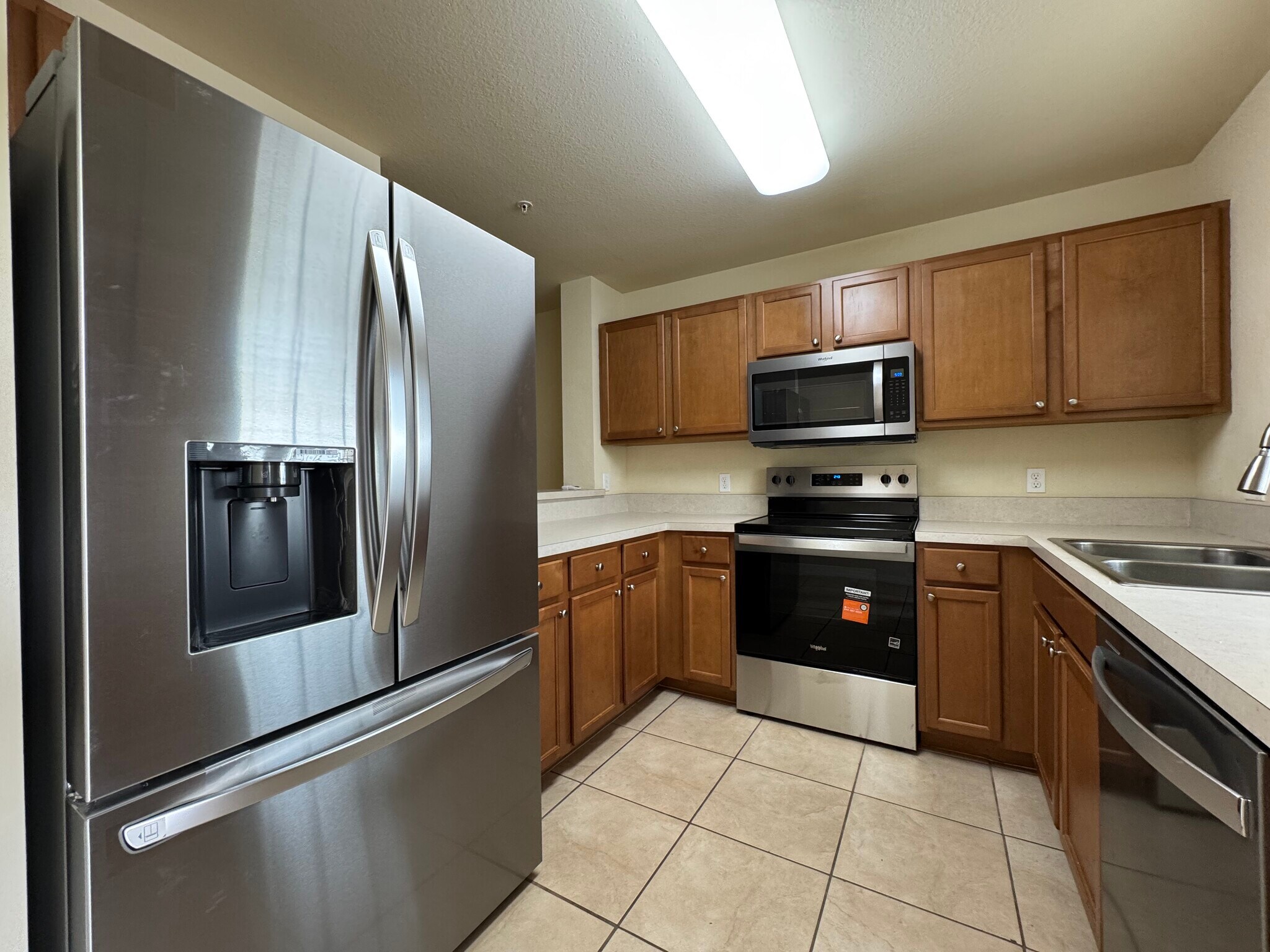 Building Photo - 9093 Gervais Cir