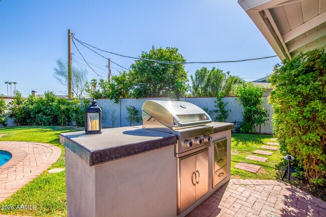 Building Photo - 6311 E Monterosa St