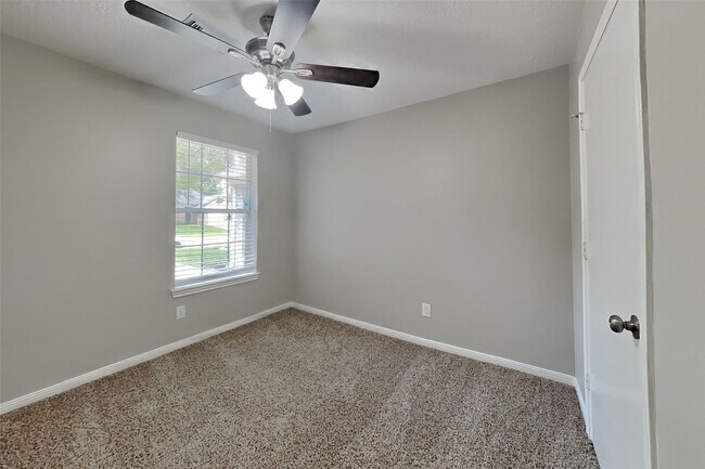 Building Photo - 4519 Kimball Dr