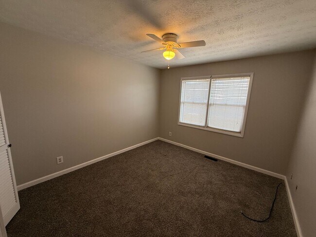 Building Photo - 105 Milton Dr