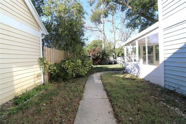 Building Photo - 2210 Maryday Ct