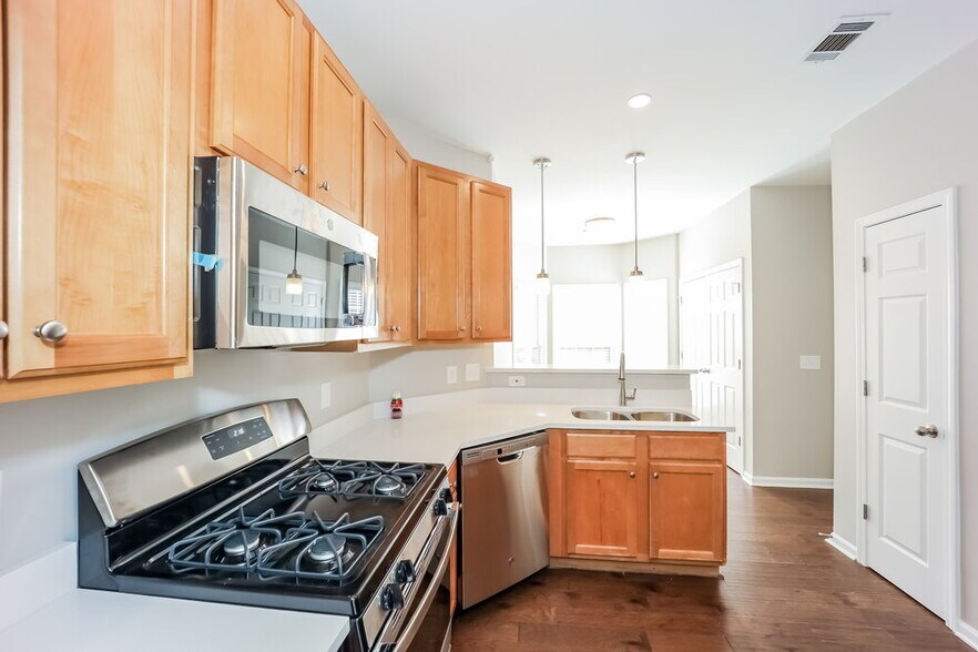Building Photo - 116 Freeman Forest Dr