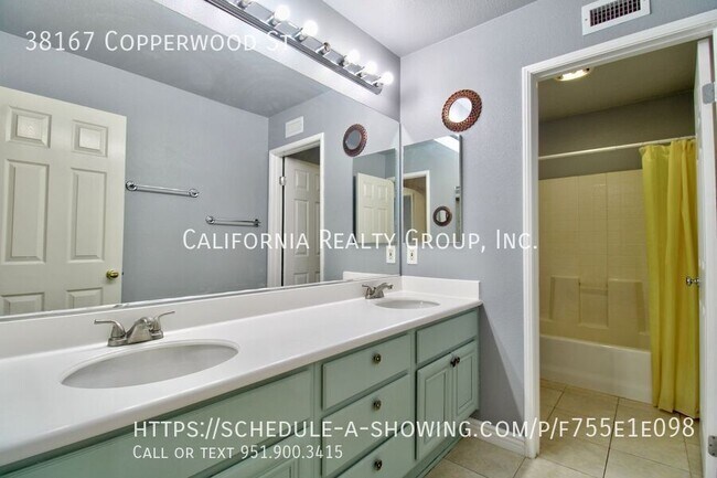 Building Photo - 38167 Copperwood St