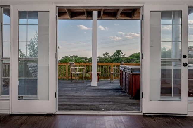 Building Photo - 1306 Arronimink Cir