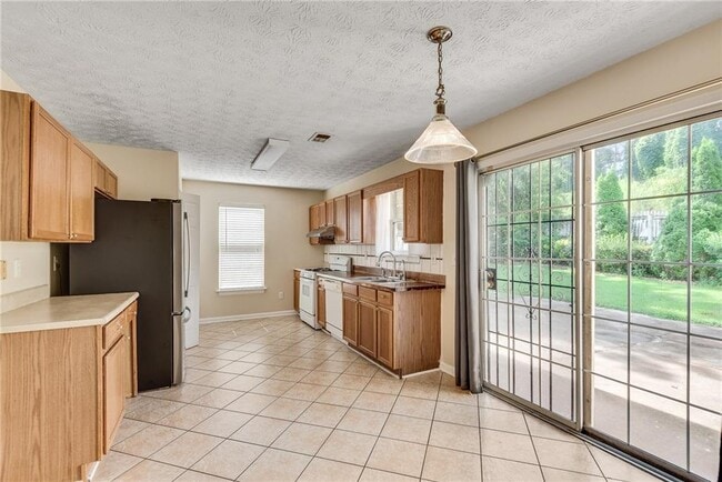 Building Photo - 3174 Benthollow Ln