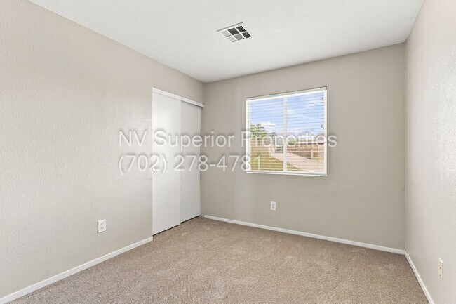 Building Photo - 8713 W Majestic Pine Ave