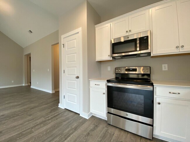 Building Photo - Home for Rent in Lincoln, AL... Available to View with 48 Hour Notice!!!