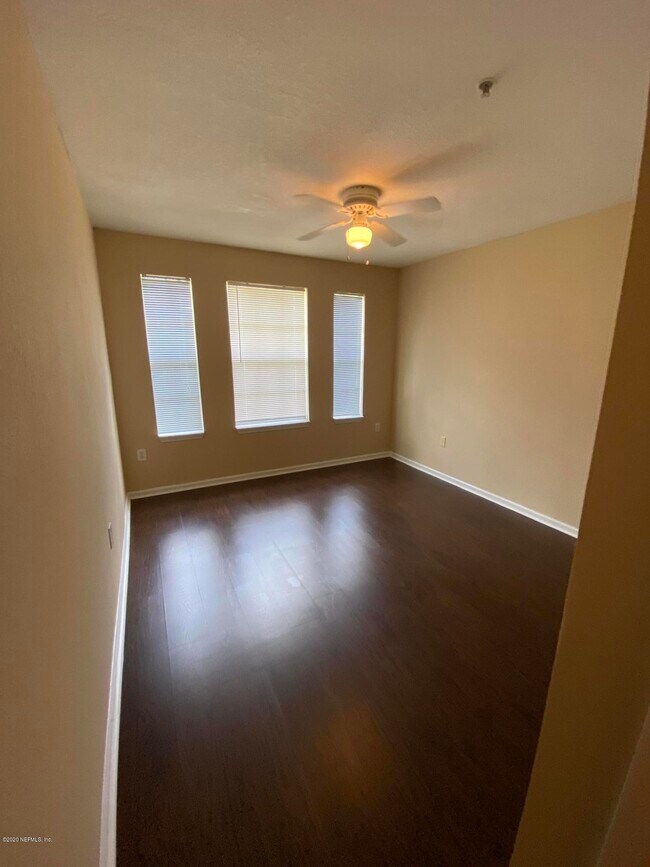 Building Photo - 10075 Gate Pkwy N