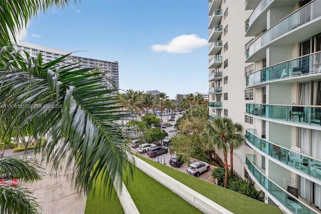 Building Photo - 3801 S Ocean Dr