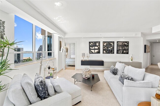 Building Photo - 801 Brickell Key Blvd