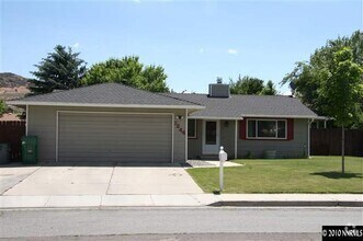 Building Photo - 3 bedroom 2 bath South Reno Home
