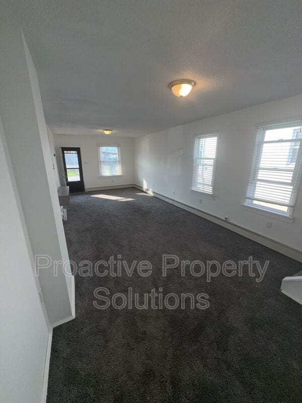Building Photo - 415-417 17th Ave