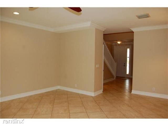 Building Photo - 16081 Poppyseed Cir