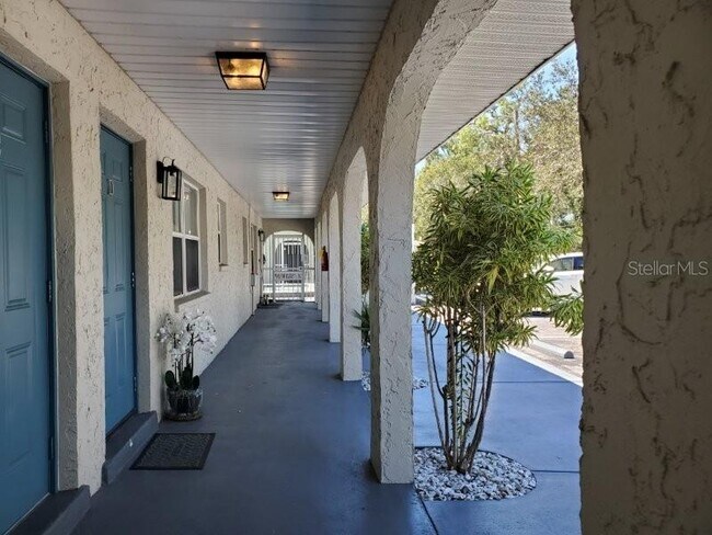 Building Photo - 4387 Sibley Bay St