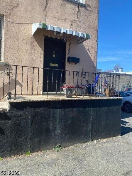 Primary Photo - 120 Franklin St