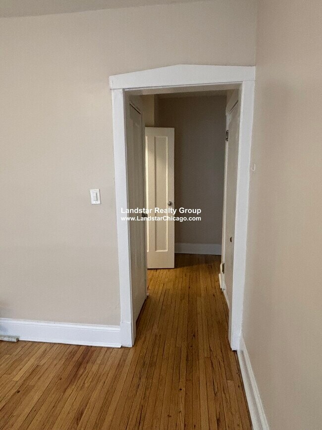 Building Photo - 552 Elmwood Ave