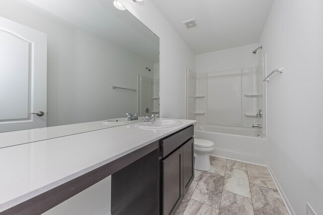 Building Photo - 9268 Hemlock Ln