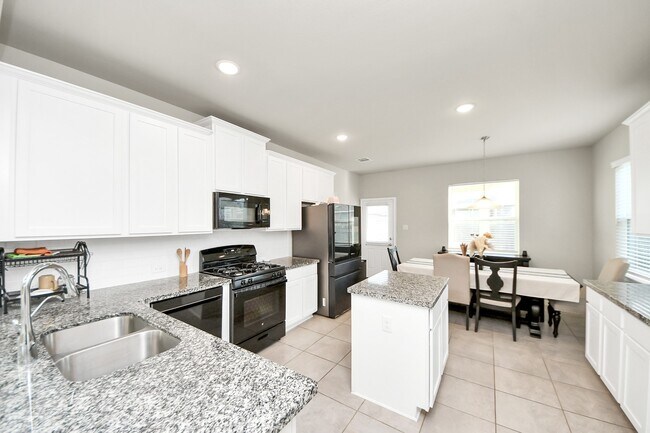 Building Photo - 6302 Prince Pl Dr