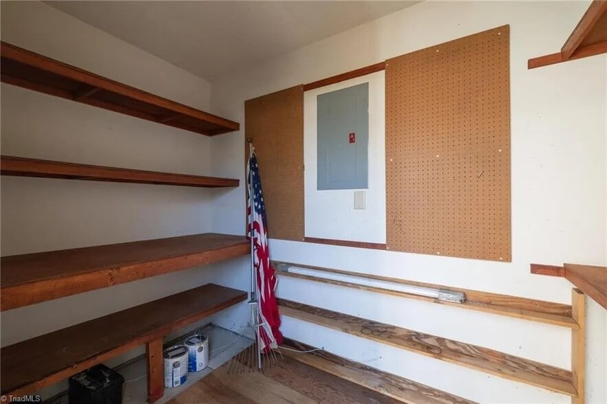 Building Photo - 205 N Rotary Dr