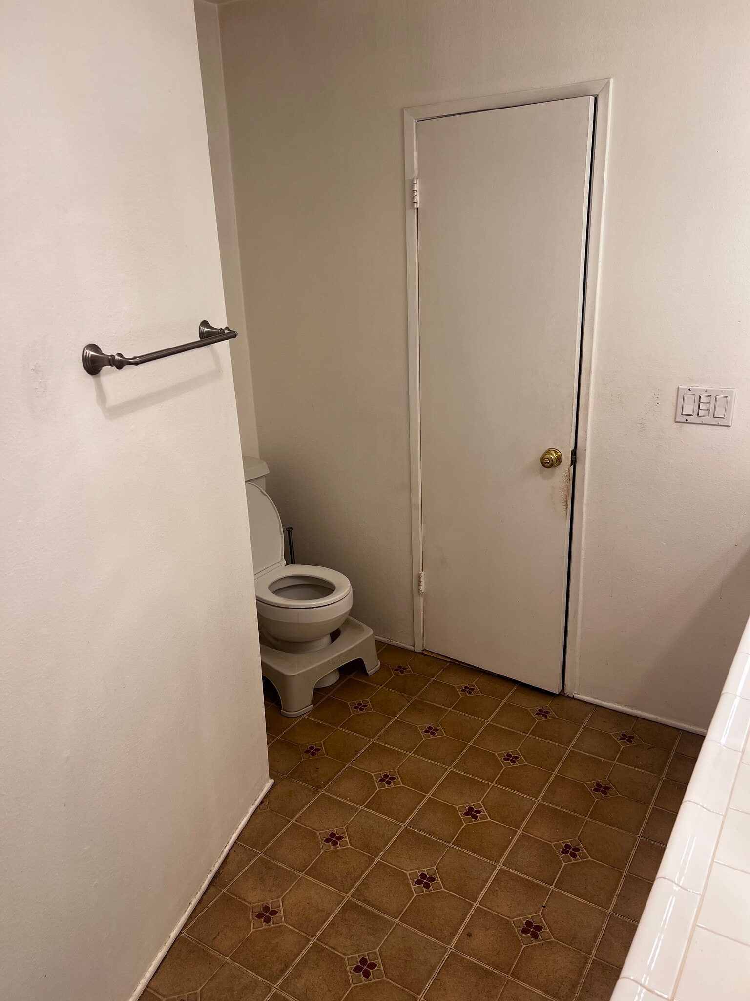 Building Photo - 5870 Green Valley Cir