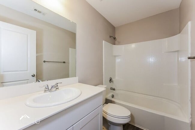 Building Photo - 6618 Charleston Dr