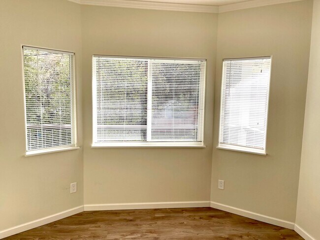 Building Photo - Three bedroom home with upgrades in Forestville!