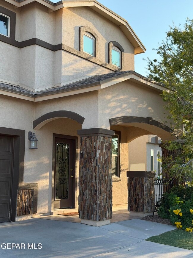 Building Photo - 13108 Red Cove