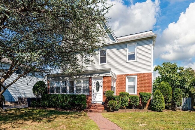 Building Photo - 223 Hickox Ave