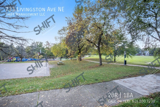 Building Photo - 733 Livingston Ave NE