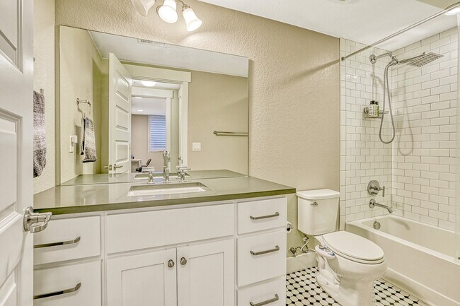 Building Photo - 5432 W 97th Pl