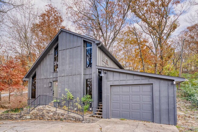 Building Photo - 1780 N Walnut Ave