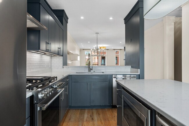 Building Photo - M West