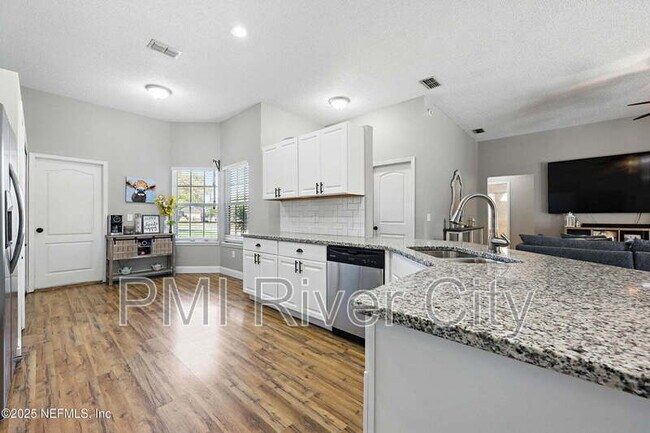 Building Photo - 2320 Locustwood Ct