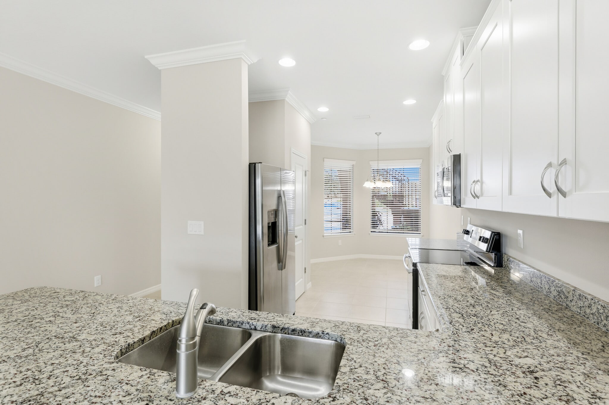 Building Photo - 12710 Sorrento Way