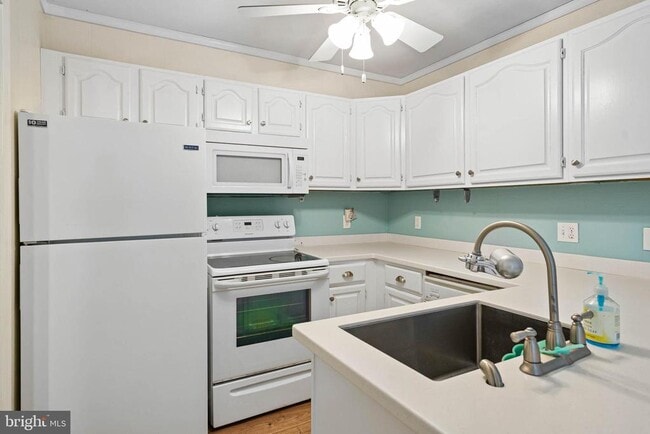 Building Photo - 38256 Hummingbird Ln