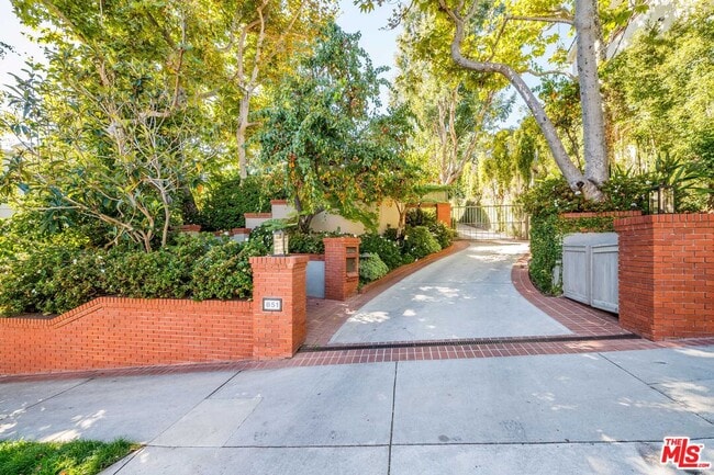 Building Photo - 851 Glenmont Ave