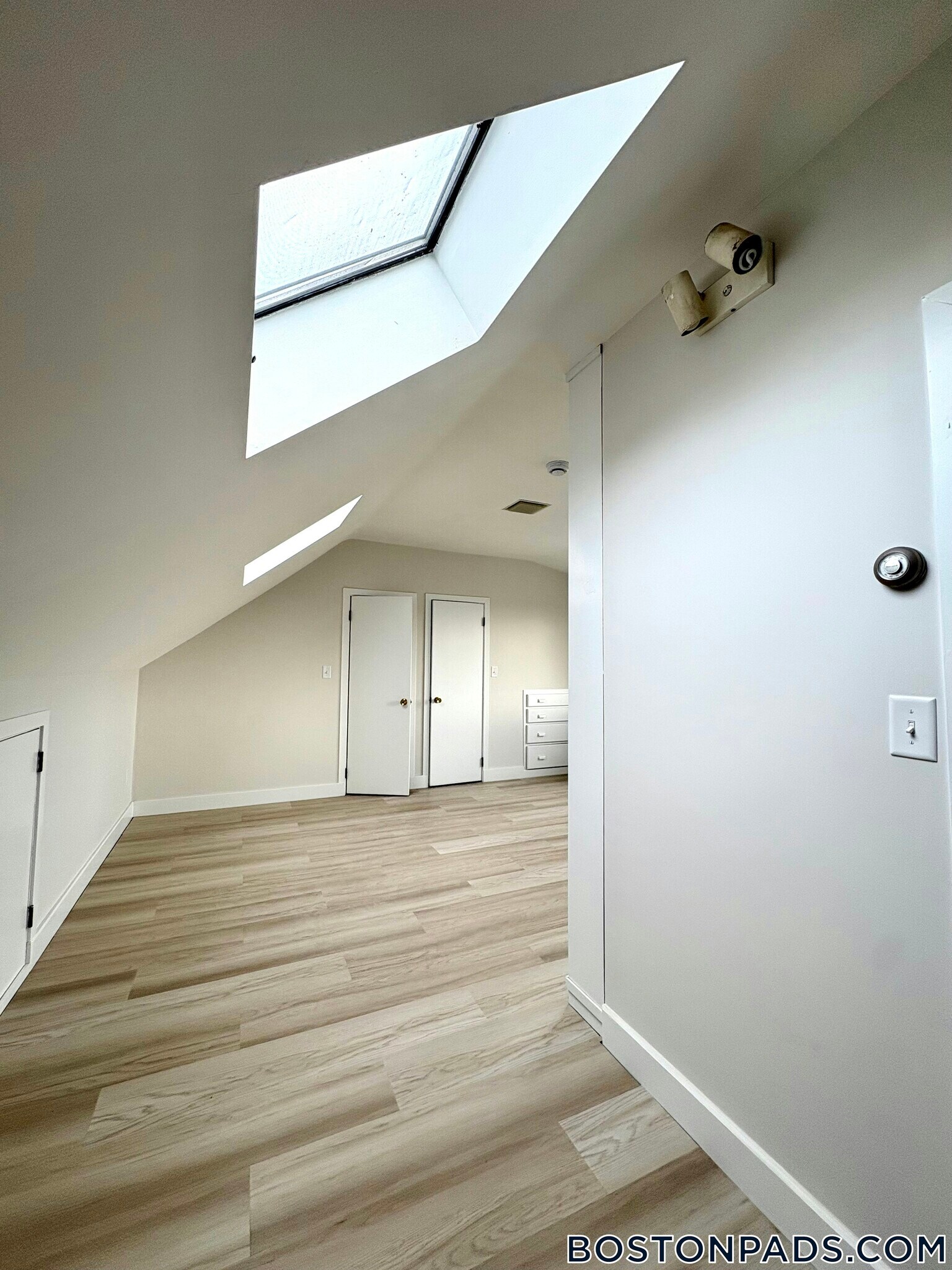 Building Photo - 15 Edgecliff Rd