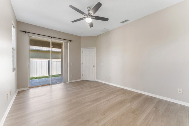 Building Photo - Absolutely stunning 3BR/2BA & 2-Car Garage home in highly sought-after Ballantrae community