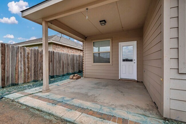 Building Photo - 5 Brooks Ranch Rd