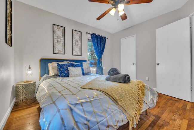 Building Photo - 2160 Lenox Rd NE